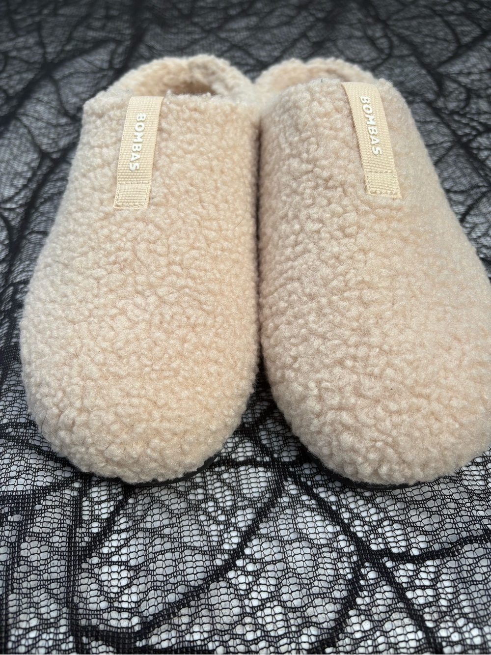 Bombas Sherpa Slip-On Slippers in Cream